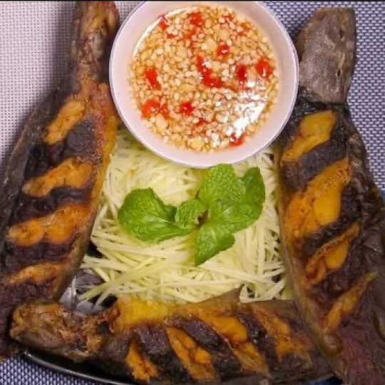 cá trê chiên sả ớt